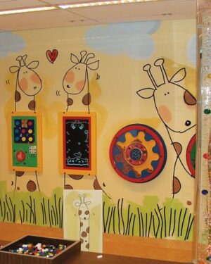 Bedrukte PVC schuimplaat toegepast als kleurrijke wanddecoratie in interieur