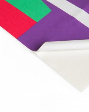 Verwijderbare promotionele sticker met actieboodschap op vlakke ondergrond